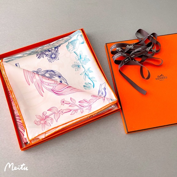 HP🦋!New!Authentic Hermès Double Face 100% Silk Scarf